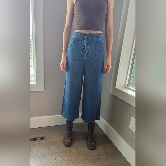 Bundle 5/$30 Wide leg jeans - Picture 1 of 10